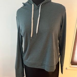 vuori pullover light shirt